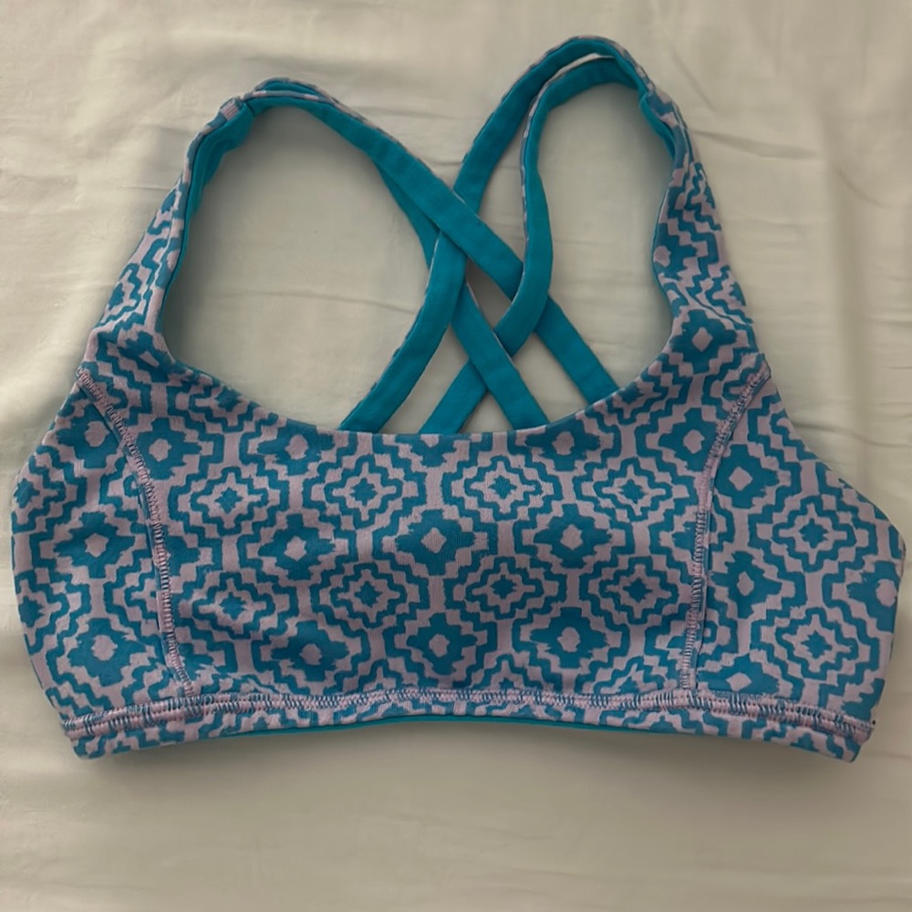 Reversible workout sports bra
